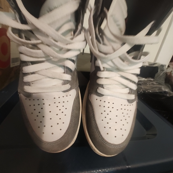 Nike Jordan 1 High size 8.5 in mens.White and Gray High-Top Sneakers - Picture 1 of 6